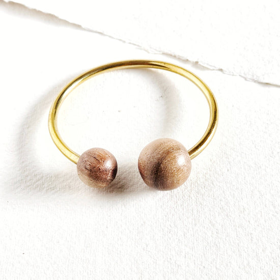 Bracelet manchette en laiton en bois moderne créateur de piste: 1 sphère en bois