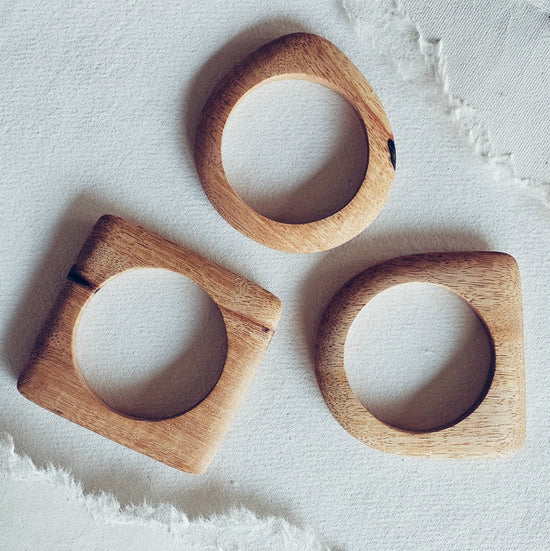 Ensemble de bracelets jonc design en bois de verger nu: Ensemble en bois et laiton