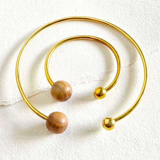 Bracelet manchette en laiton en bois moderne créateur de piste: 1 sphère en bois