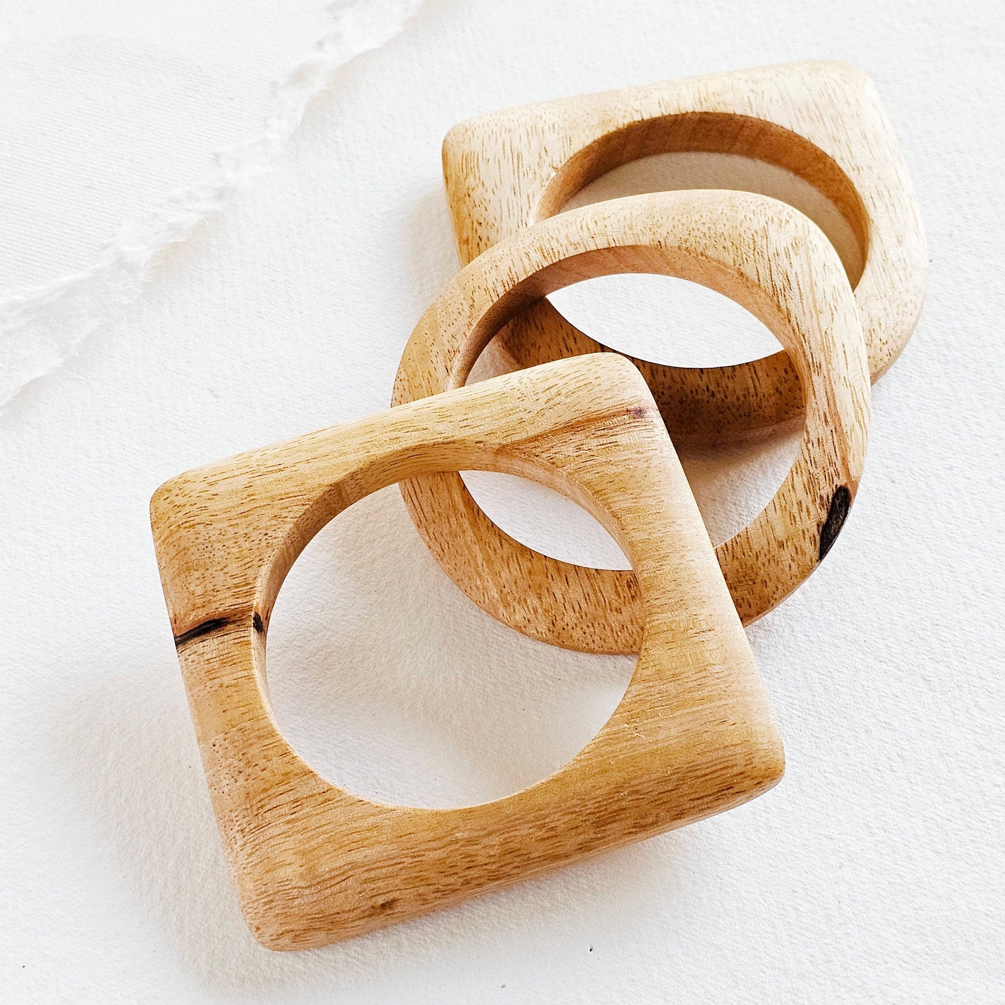 Ensemble de bracelets jonc design en bois de verger nu: Ensemble en bois et laiton